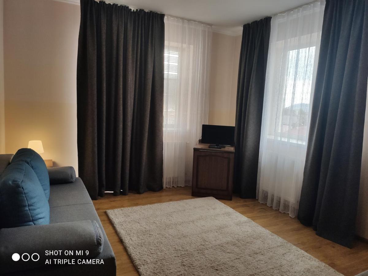 Apartments Domovik On Beregovskaya 3 Mukatjeve Exteriör bild