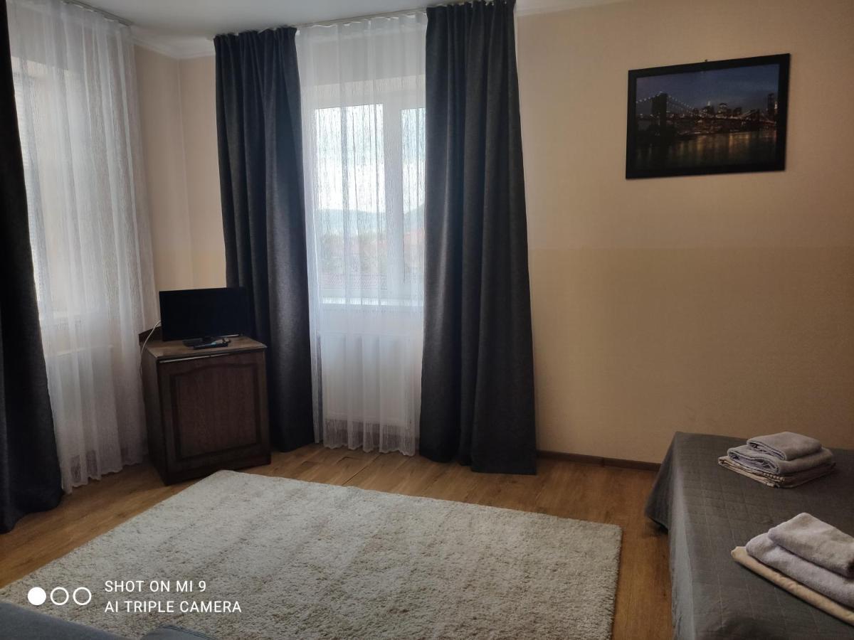 Apartments Domovik On Beregovskaya 3 Mukatjeve Exteriör bild